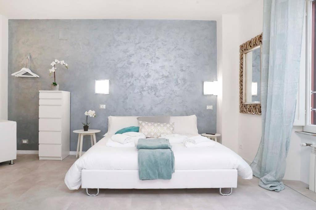 White Panoramic Jacuzzi Suite Trastevere - Top Collection 罗马 外观 照片