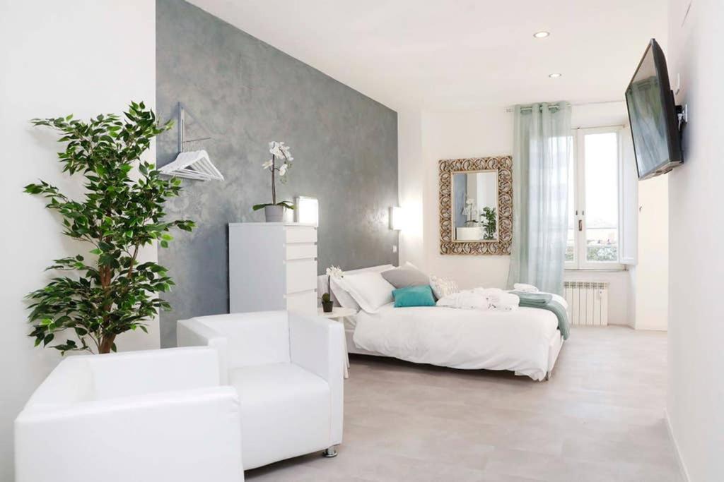 White Panoramic Jacuzzi Suite Trastevere - Top Collection 罗马 外观 照片